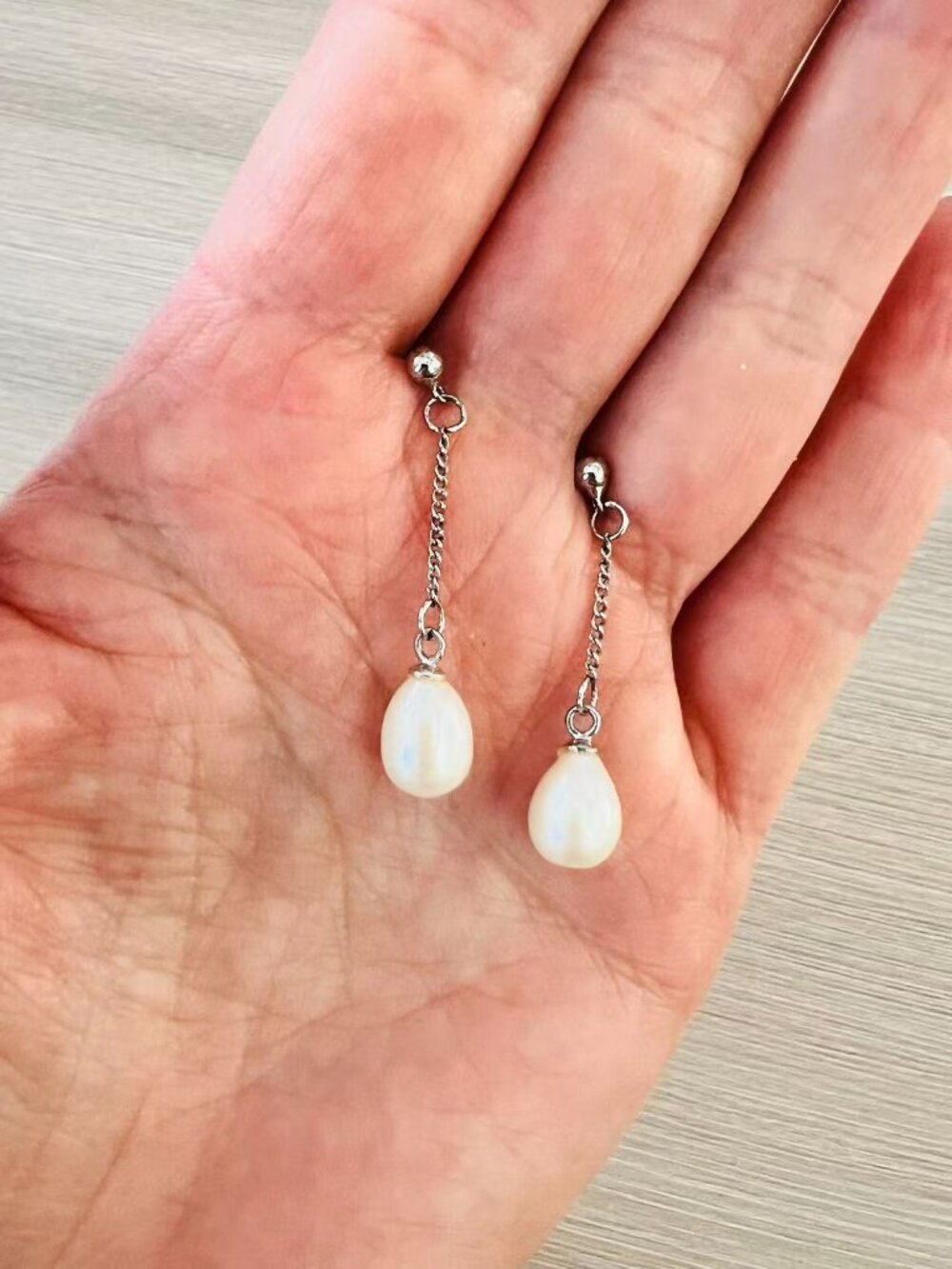 Vintage Genuine Iridescent Cultured Freshwater Tear Drop Pearl Dangle Earrings